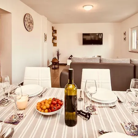 Bura Semesterbostad *