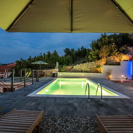 Bura Holiday home *