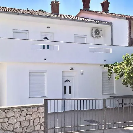 Bura Holiday home