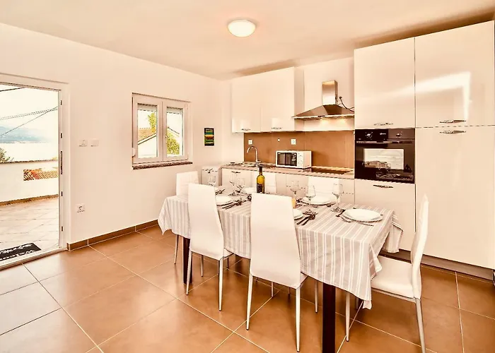Bura Vakantiehuis Vrbnik (Primorje-Gorski Kotar)