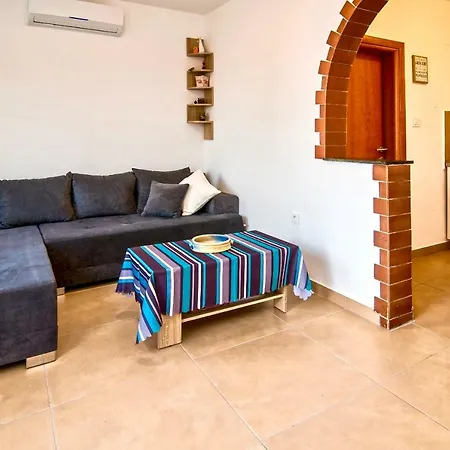 Bura Semesterbostad Vrbnik (Primorje-Gorski Kotar)