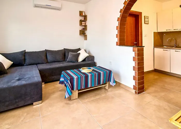 Bura Holiday home Vrbnik (Primorje-Gorski Kotar)