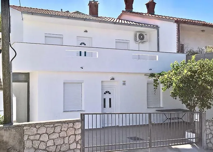 Bura Holiday home